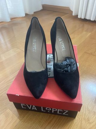 Zapatos tacón ante negro EVA LOPEZ T.37