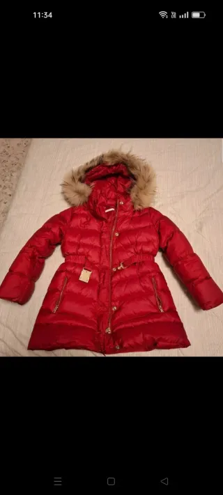 Piumino bambina rosso con cappuccio