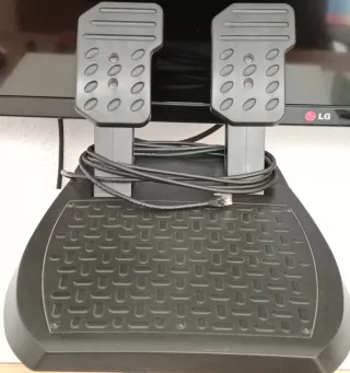 Volante Thrustmaster T150 per PS4 e PC