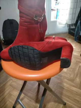 Botines rojos tacón alto talla 41, usado 4 veces.
