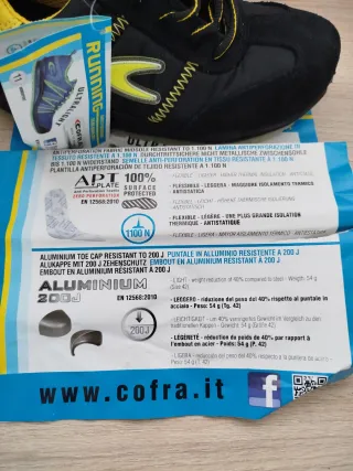 Zapatos de seguridad Cofra negros y amarillos