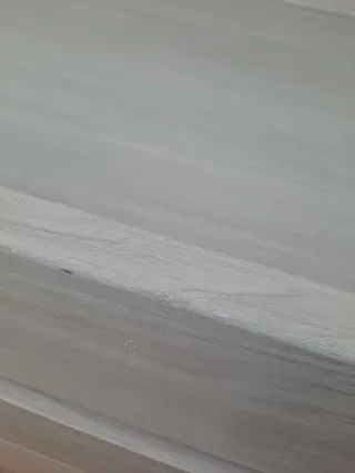 Cama de madera gris