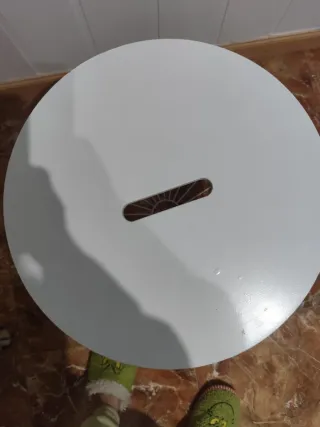 Mesa auxiliar blanca redonda