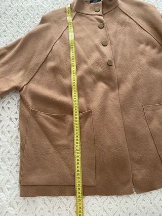 Cárdigan camel tipo capa