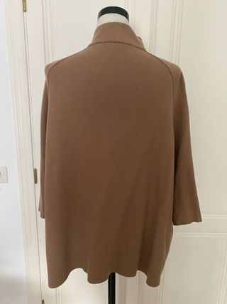 Cárdigan camel tipo capa
