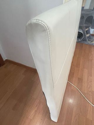 Cabecero polipiel blanco capitoné