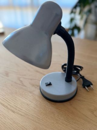 Flexo de mesa gris y negro