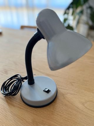 Flexo de mesa gris y negro