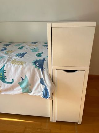 Cama nido con mesa de noche y almacenaje