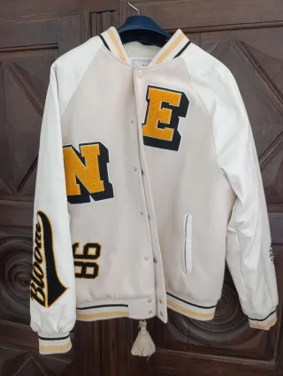 Cazadora Beisbolera Chica Beige y Amarilla