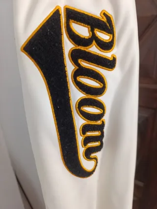 Cazadora Beisbolera Chica Beige y Amarilla