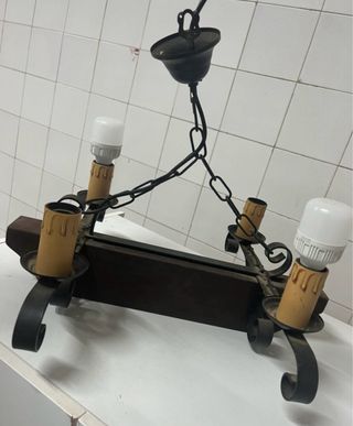 Lámpara antigua metal y madera