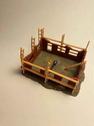 Maqueta obra en construcción escala N