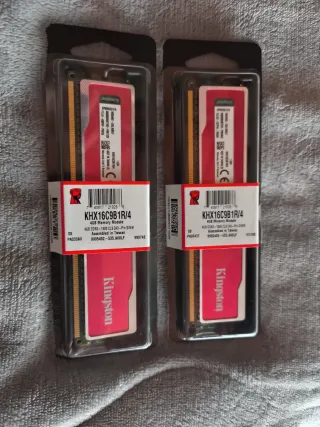 2x Kingston 4GB DDR3 1600 CL9 DIMM