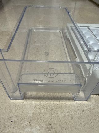 Cajón Hielo + Cubitera LG Twist Ice Tray