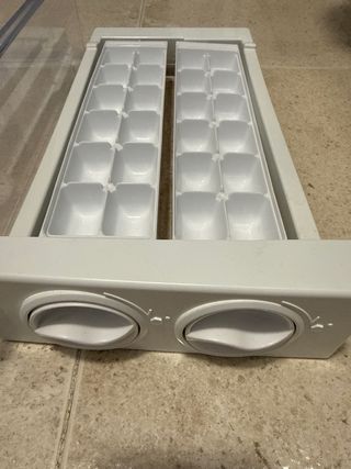 Cajón Hielo + Cubitera LG Twist Ice Tray