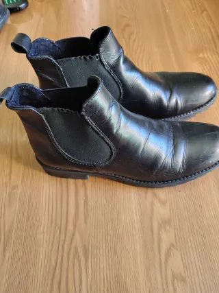 Stivaletti neri in pelle invernali