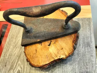 Plancha antigua de hierro