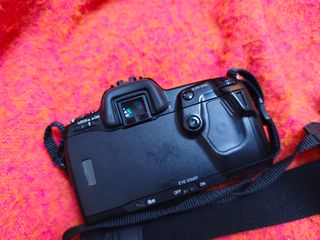 Cámara Minolta Dynax 700si + Objetivo y accesorios