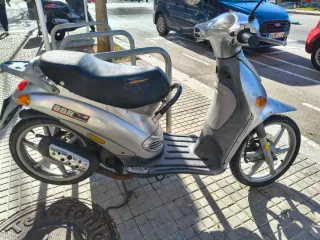 Piaggio Liberty Plata Antigua