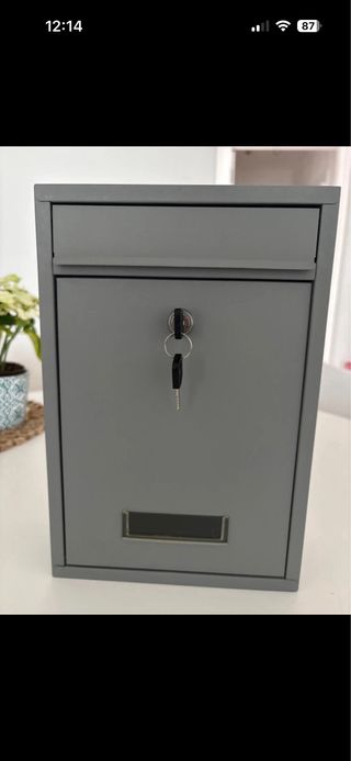 Buzón exterior diseño industrial, Leroy Merlin