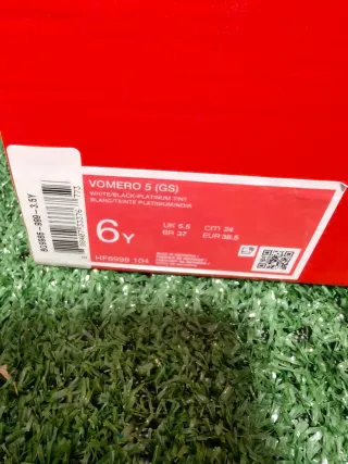Nike Vomero 5 Talla 38.5