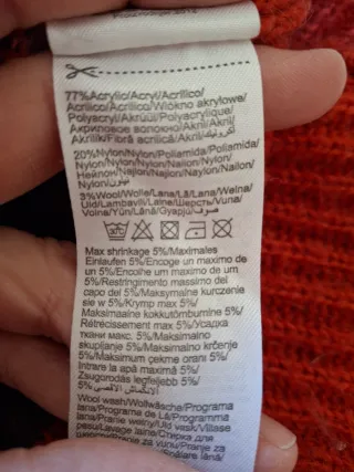 Jersey ONLY rayas naranja y morado. Poco usado.