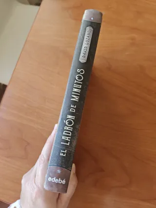 EL LADRÓN DE MINUTOS (Spanish Edition)