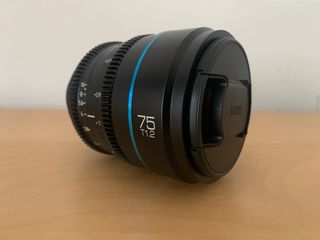 Kit 2 Lentes Sirui Nightwalker MFT 75mm 16mm