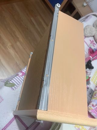 Cómoda azul y marrón