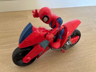 Spiderman con Moto Roja