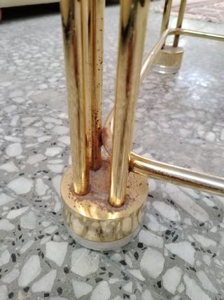 MESA DE CENTRO  DE LATÓN Y CRISTAL