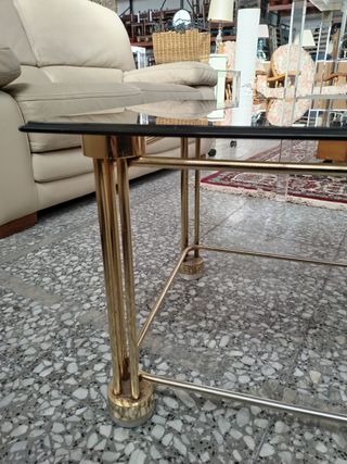 MESA DE CENTRO  DE LATÓN Y CRISTAL