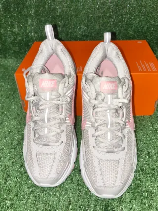 Nike Vomero 5 Talla 39 Gris Rosa