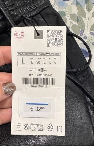 Pantalones de cuero Zara negros