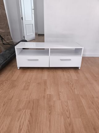 Mueble TV bajo blanco
