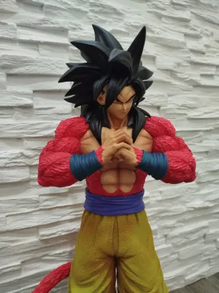 Figura Goku SSJ4