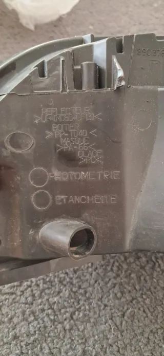 Faro de coche Citröen C4 lateral derecho