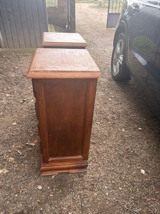 Mesitas de noche de madera maciza