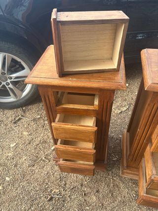 Mesitas de noche de madera maciza