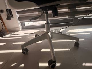 Silla de oficina ergonómica con reposacabezas