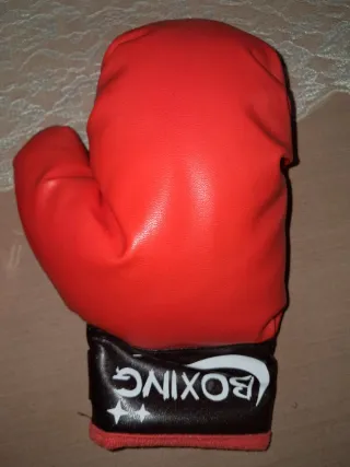 Guantes de boxeo rojos