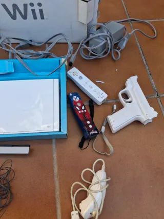 Nintendo Wii Blanca, tofo lo que se ve en la foto.