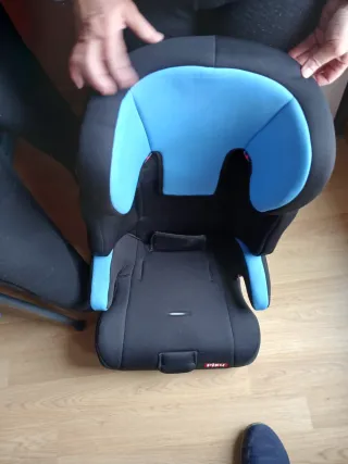 Silla coche infantil Piku azul y negro