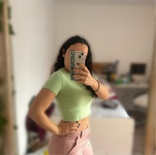 Camiseta verde básica