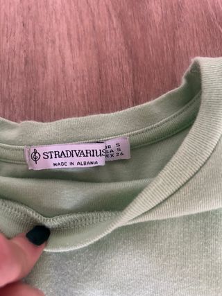 Camiseta verde básica