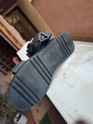 Sandalias de piel negras