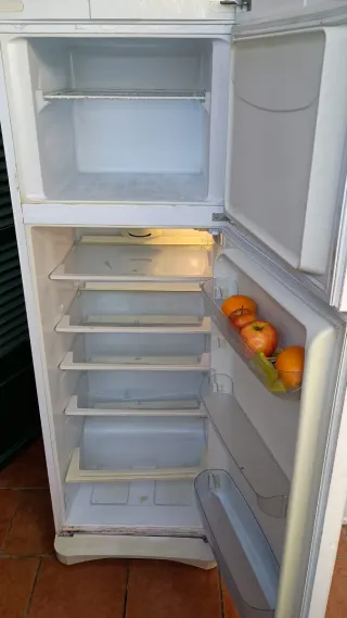 Nevera blanca Indesit