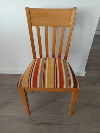 Conjunto mesa y 4 sillas comedor madera