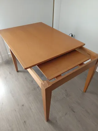 Conjunto mesa y 4 sillas comedor madera